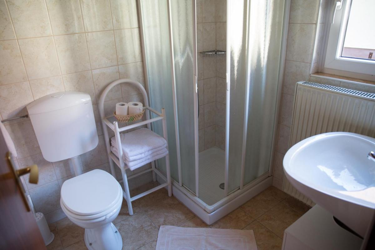 Apartmaji Luka Apartment Ratece ภายนอก รูปภาพ